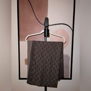 Gucci scarf never worn